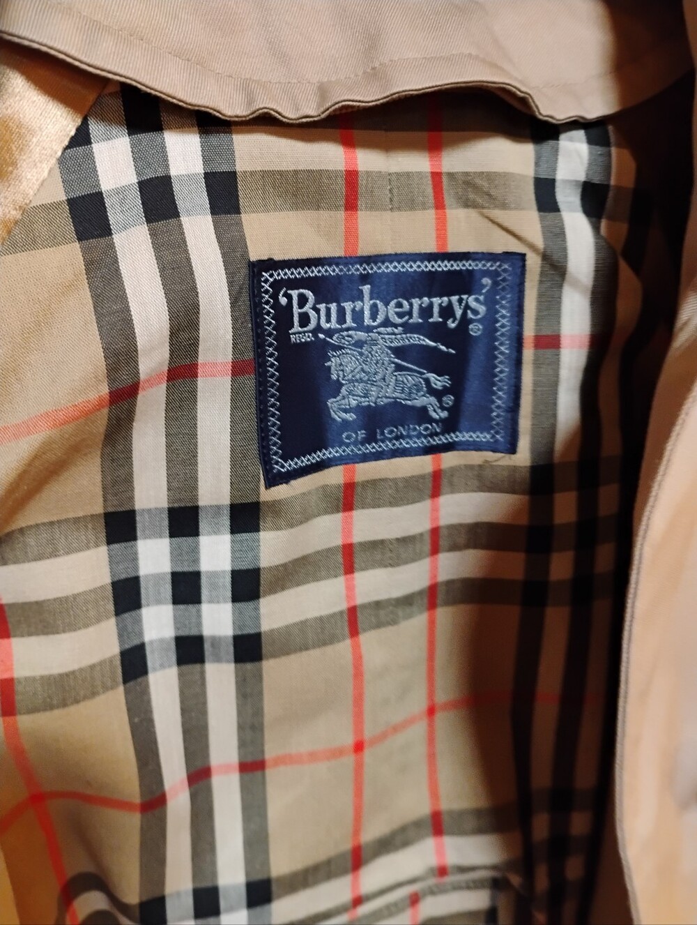 Vintage Burberry Tan Single-Breasted Trench Coat - Picture 5 of 12